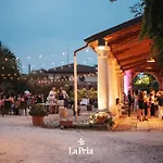 مزرعة للإقامة La Pria Wine لونيغو